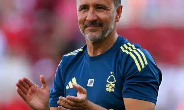 Troca de comando no Newcastle pode levar técnico ex-Corinthians para clube árabe