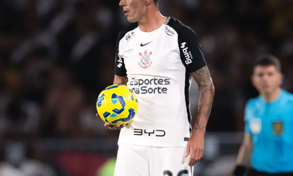 Angileri leva terceiro amarelo e desfalca Corinthians contra o Athletico-PR