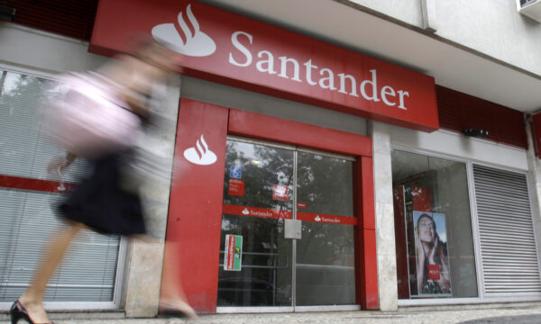 Atenção, investidor: Santander (SANB11) define prazo para OPA; veja detalhes