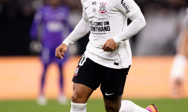 Paz vê acordo com Memphis avançado e confia em renovação com Corinthians