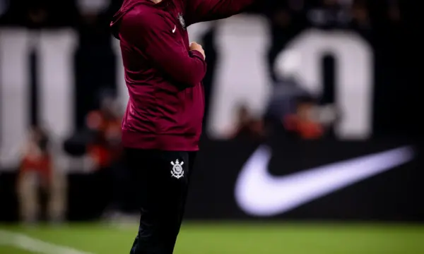 Diniz é denunciado pelo STJD e pode pegar gancho no Corinthians