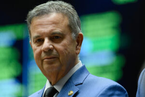Plano de governo de Flávio Bolsonaro prevê incentivos a biocombustíveis, diz Rogério Marinho