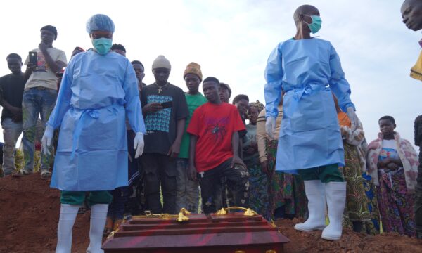 OMS diz que surto de ebola na RDC ainda pode ser controlado em três meses