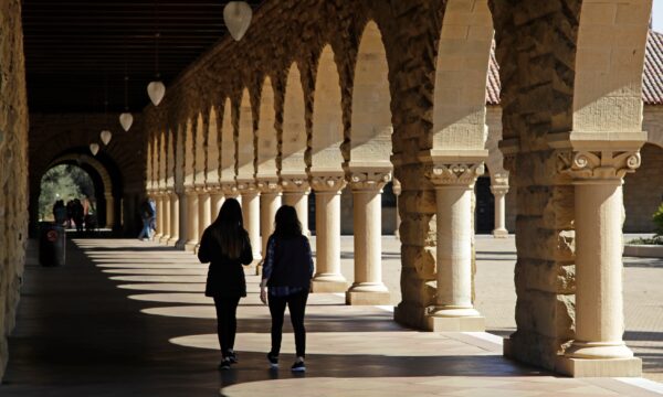 Trump não pode deportar estudantes por criticarem Israel, decide juíza