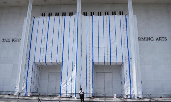Juiz rejeita inclusão do nome de Trump no Kennedy Center, em Washington