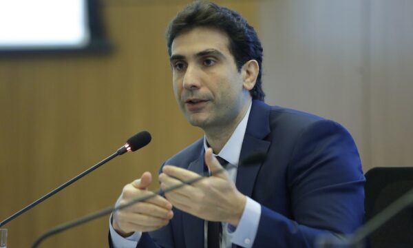 BC está preocupado com ofertas 'agressivas e predatórias' de crédito, diz Galípolo