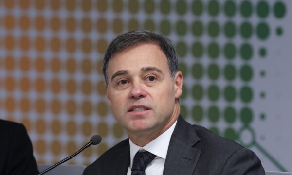 Mesmo após pedido de arquivamento da PGR, Mendonça deve insistir que 
plenário do STF analise mensagens entre Moraes e Vorcaro