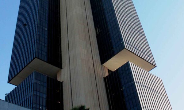 Apenas dez empresas corretoras de bitcoin no Brasil devem conseguir aprovação do Banco Central