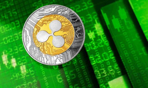 Zcash e XRP disparam 10% e semana começa agitada com Bitcoin voltando a rondar US$ 80 mil