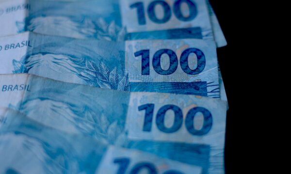 Ministério confirma que mudará projeto de Orçamento para acomodar reajuste do Bolsa Família