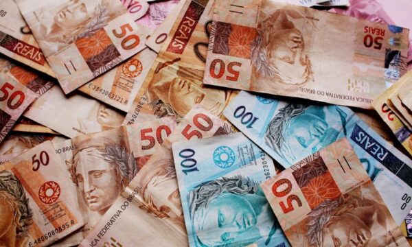 Governo federal projeta receita total de R$ 3,24 trilhões em 2026; número é recorde e equivale a 23,7% do PIB