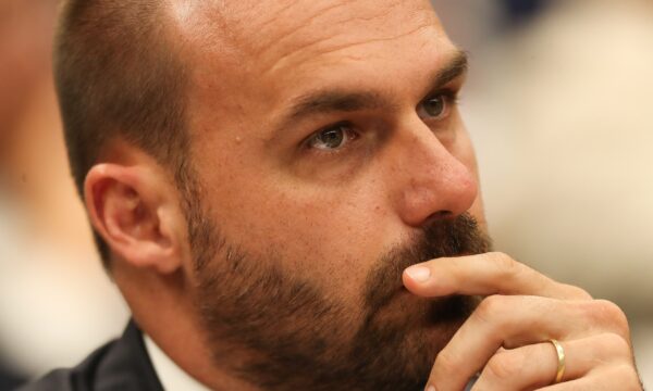 STF condena Eduardo Bolsonaro a 1 ano de prisão por difamação contra Tabata