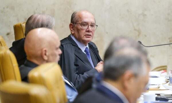 Gilmar Mendes cobra imparcialidade do TSE e avisa que STF revisará atos da Corte, se necessário