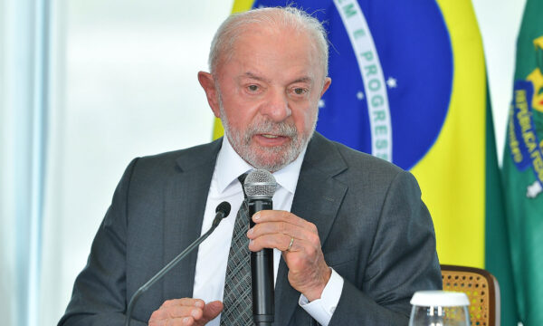 Lula promete canetas emagrecedoras gratuitamente para pacientes com obesidade