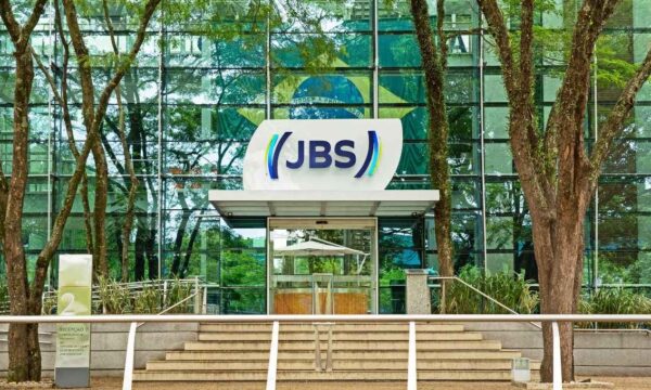 JBS (JBSS32) mira mercado de US$ 101 bilhões com nova frente de alimentos e bebidas proteicos