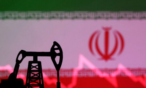 Petróleo encosta nos US$ 100 com novo fator de risco no Oriente Médio; entenda