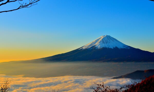 Japão cobrará resgate com helicóptero de alpinistas que escalarem Monte Fuji fora da temporada