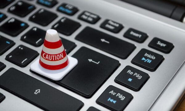 Trezor alerta para e-mails falsos enviados de seu domínio oficial: “não clique em nenhum link”