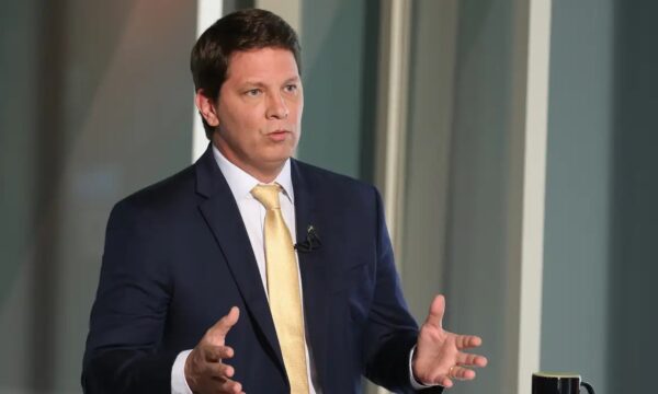 Mário Frias chama operação da PF de “cortina de fumaça” e nega irregularidades