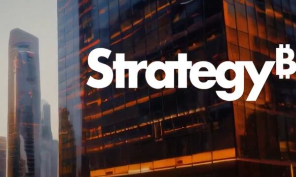 Strategy compra 950 bitcoins, pegando carona na alta da criptomoeda
