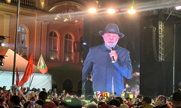 Lula diz que vai acabar com 'a pouca vergonha do futebol' em crítica a times por apoio a bets